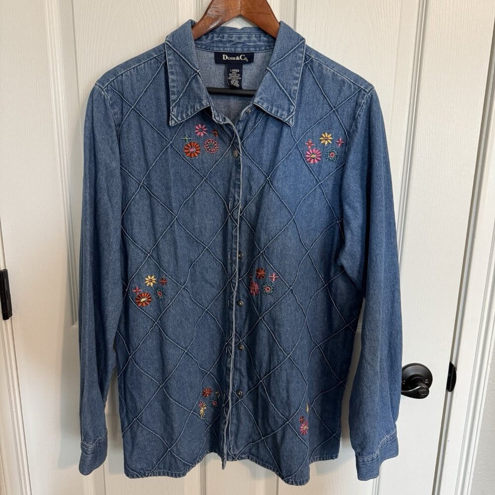 Vintage Denim & Co Embroidered Denim Button Down Women’s Large